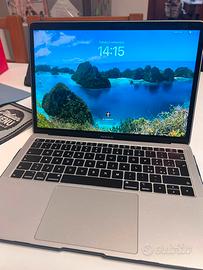 Apple MacBook Air 13" retina 2018 (8gb ram/256ssd)