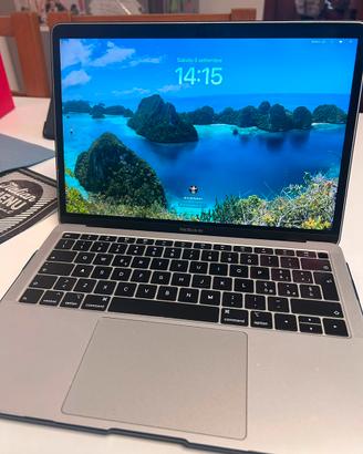 Apple MacBook Air 13" retina 2018 (8gb ram/256ssd)