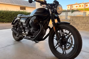 Moto Guzzi V7 Stone III