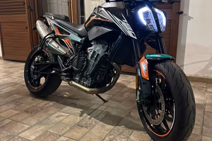 Ktm duke 790