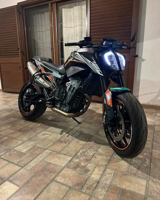 Ktm duke 790