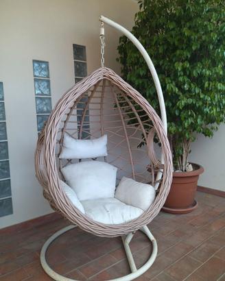 Poltrona a Dondolo Sospesa in Rattan