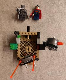 LEGO DC 76044 - Scontro tra Eroi Batman e Superman