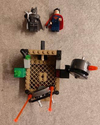 LEGO DC 76044 - Scontro tra Eroi Batman e Superman