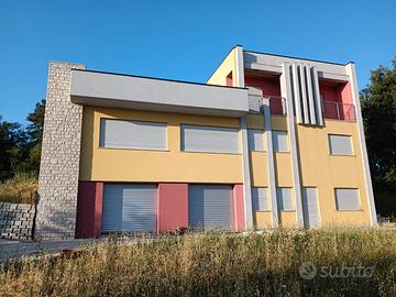 Villa singola con vista panoramica sulla città