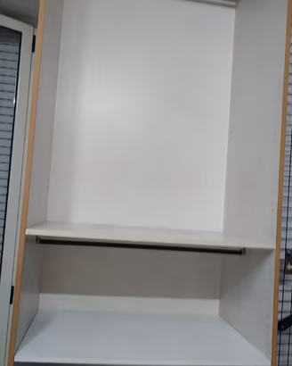 arredamento per negozio o per cabina armadio