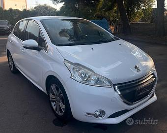 Peugeot 208 1.4 HDi 68 CV 5 porte Allure