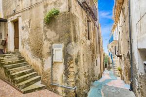 2 LOCALI A PAOLA