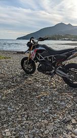 Aprilia Dorsoduro 750