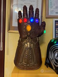 Hasbro Marvel Legends-  Thanos Infinity Gauntlet