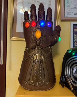 Hasbro Marvel Legends-  Thanos Infinity Gauntlet