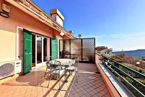 CASA SEMINDIPENDENTE A CELLE LIGURE