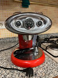 Macchina del caffe Illy