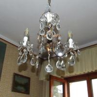 Lampadario piccolo con cristalli "a gocce"