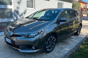 Toyota Auris 2017 Benzina Hybrid