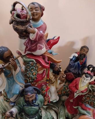 Composizione di Dei Tao - porcellana. 
