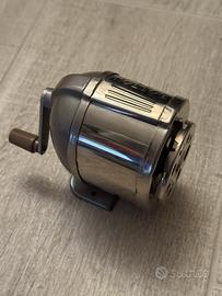 Temperamatite antico a manovella