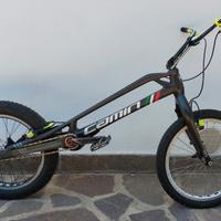 bici trial Camin 20" in carbonio 