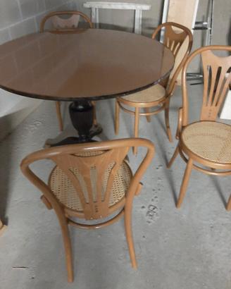 Tavolo con 4 sedie legno curvato stile Thonet 
