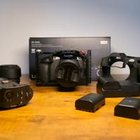 Lumix Gh5 + 12-60mm 2.8 + 25mm 1.8 + small rig