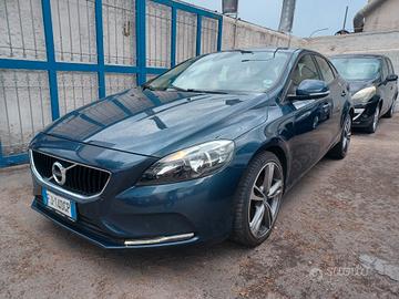 Volvo V40 D3 Geartronic Momentum ANNO 2017