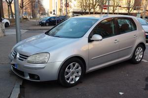 Volkswagen Golf 1.6 FSI