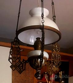 Lampada ad olio sospesa antica 