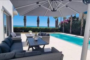 FRONTE SPIAGGIA,accesso Spiaggia-Piscina privata