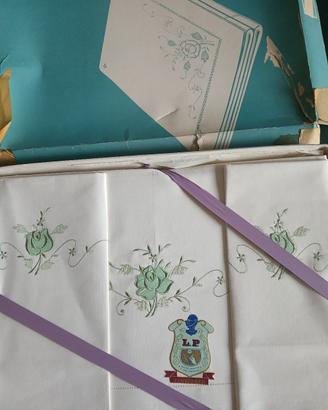 Lenzuolo vintage in lino con ricami 