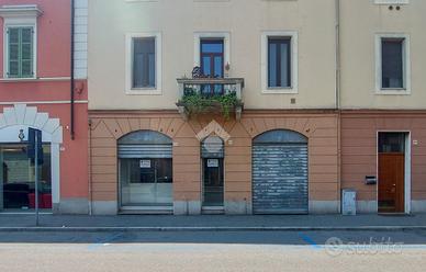 NEGOZIO A CREMONA