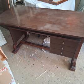scrivania anni 70