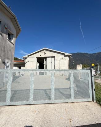 MAGAZZINO A BORSO DEL GRAPPA