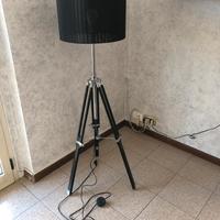 Lampada a cavalletto fotografico