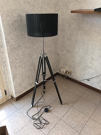 Lampada a cavalletto fotografico