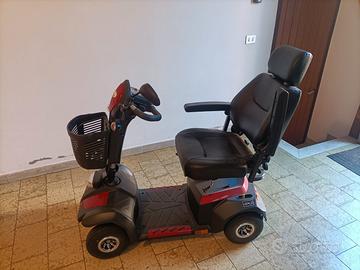 Scooter elettrico per disabili e anziani