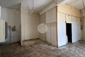 NEGOZIO A AZZANO SAN PAOLO