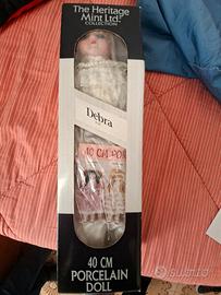 Bambola da collezione in porcellana