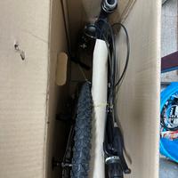 Bicicletta Mountain Bike nuova