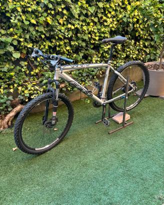 MTB FELT Q920 cambio xt Shimano diam 26”