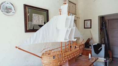 Modello di Galeone in legno