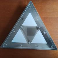 Lampada a led da parete triangolare