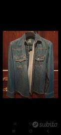 camicia di jeans e cappello