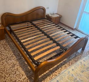 Letto matrimoniale in legno di noce