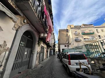 DEPOSITO A NAPOLI