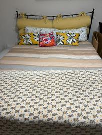 Letto matrimoniale  con contenitore e doghe in leg