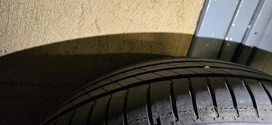 Pneumatici 215 50 18 86v