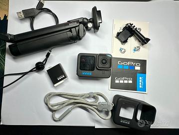 GoPro HERO11 Black + Kit Accessori Originali