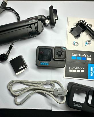 GoPro HERO11 Black + Kit Accessori Originali