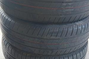 tre treni di pneumatici visti  e piaciuti