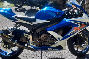 Suzuki Gsxr 750  k8